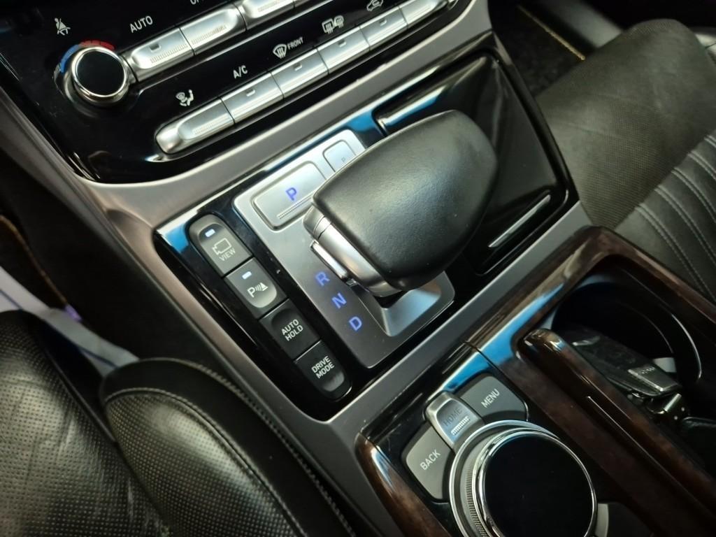 Genesis EQ900 - Vista 12