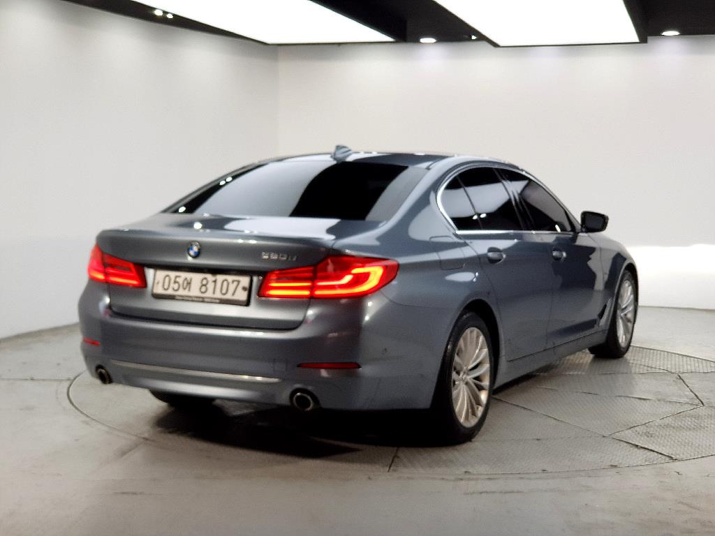 BMW 5 Series - Vista 4