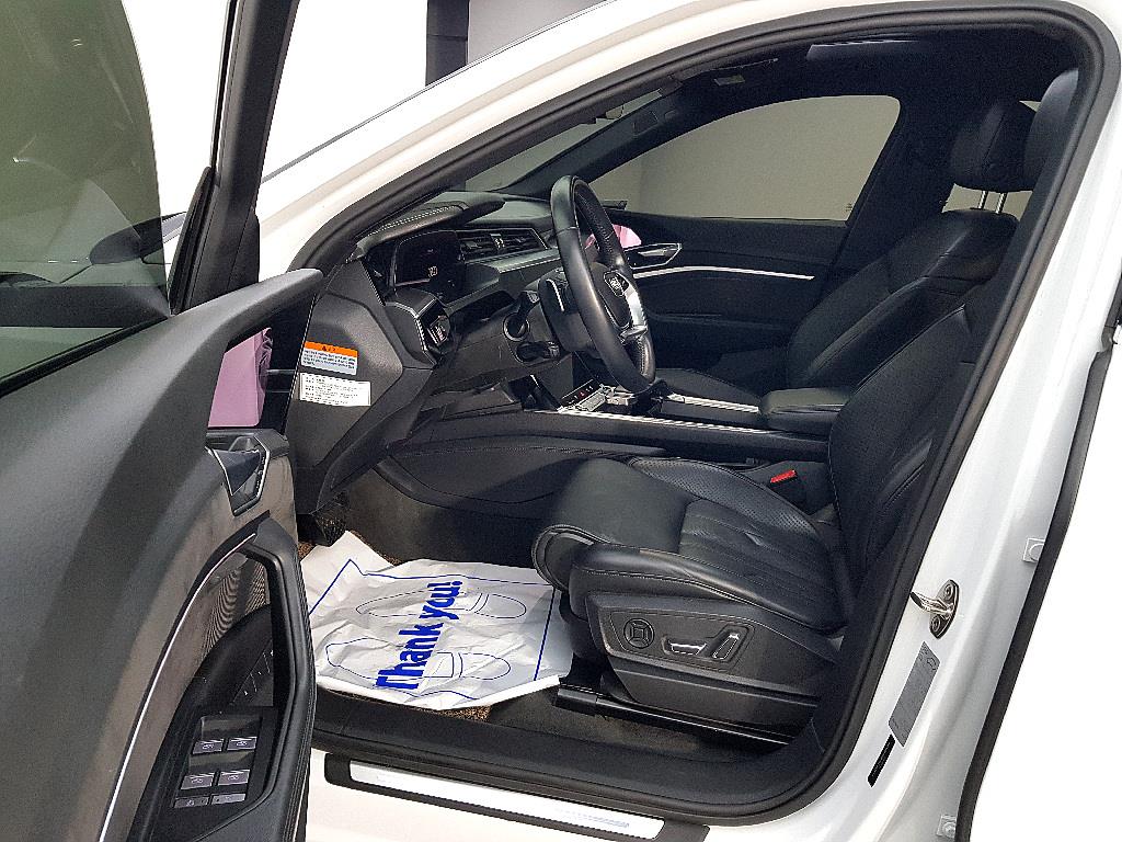 Audi e-Tron - Vista 8