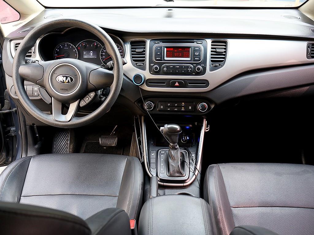 KIA Carens - Vista 9
