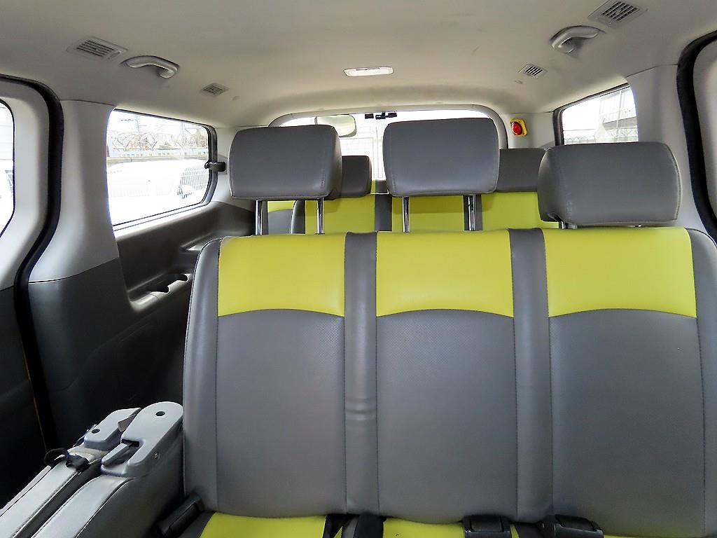 HYUNDAI Starex - Vista 7