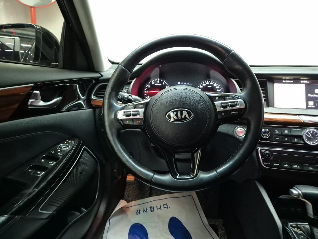 KIA K7 - Vista 9