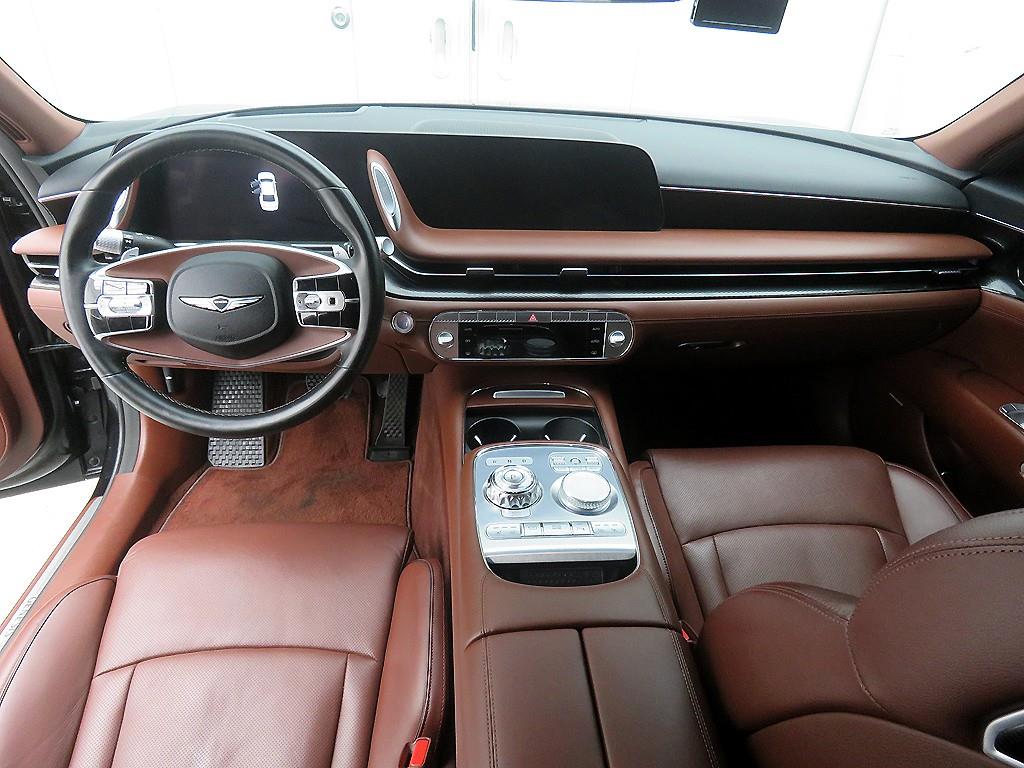 Genesis G90 - Vista 8