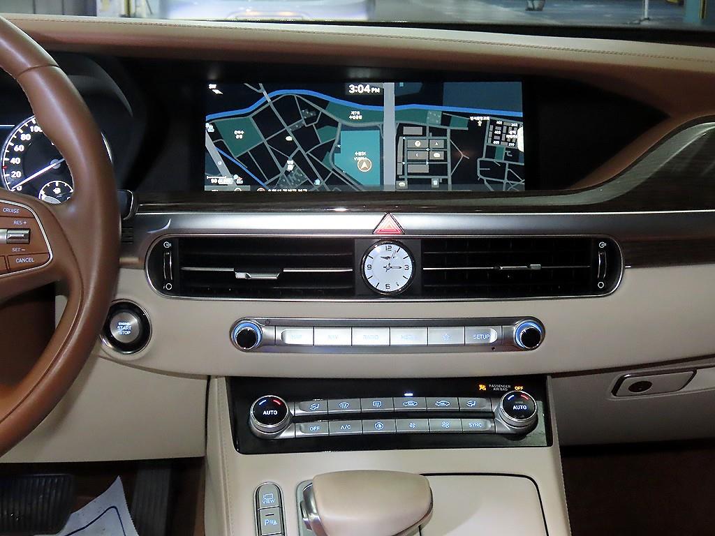 Genesis G90 - Vista 11