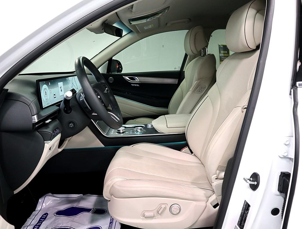 Genesis GV80 - Vista 9