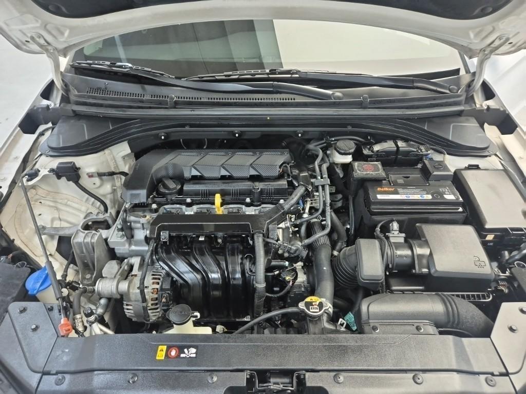 HYUNDAI Avante - Vista 5