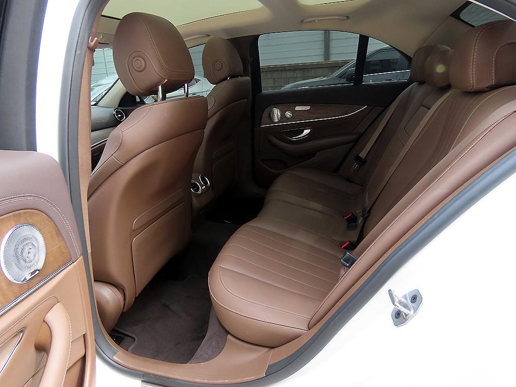 Mercedes Benz E class - Vista 6