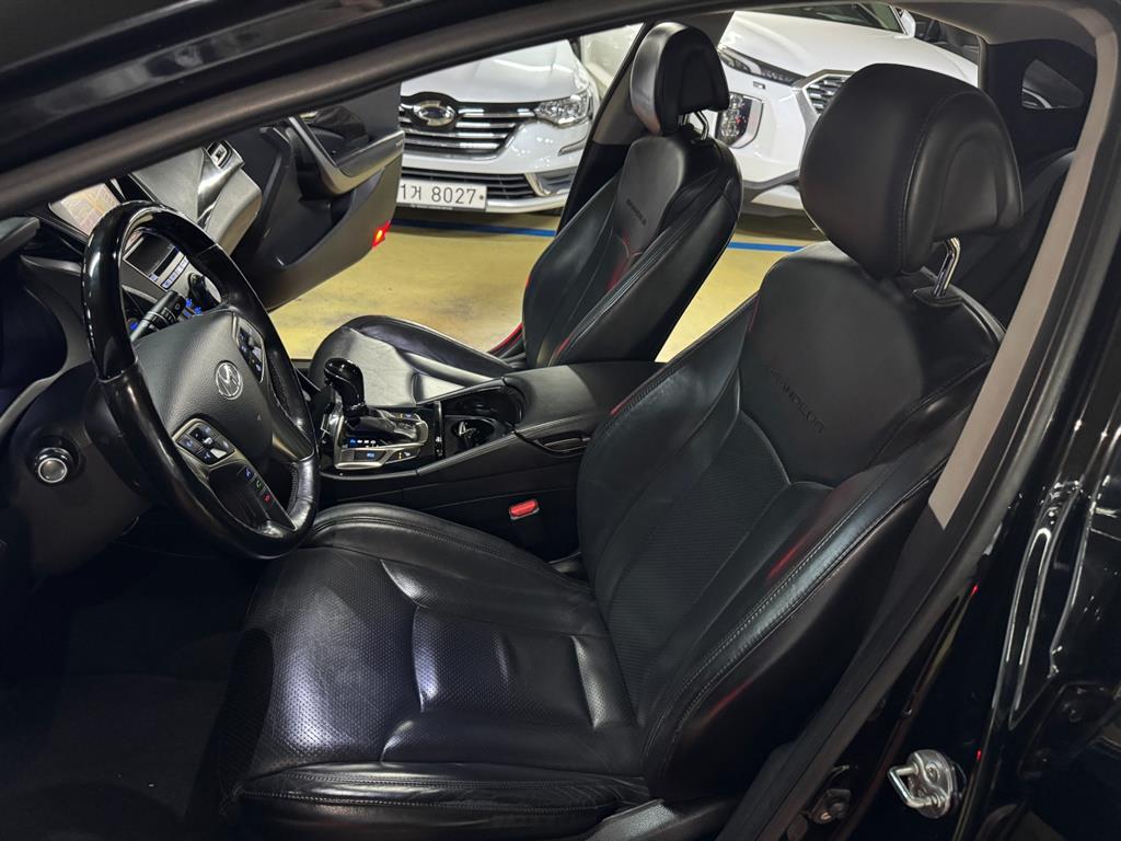 HYUNDAI Grandeur 2011 Negro - Importación desde Corea - HF Imports Iquique - Foto 16