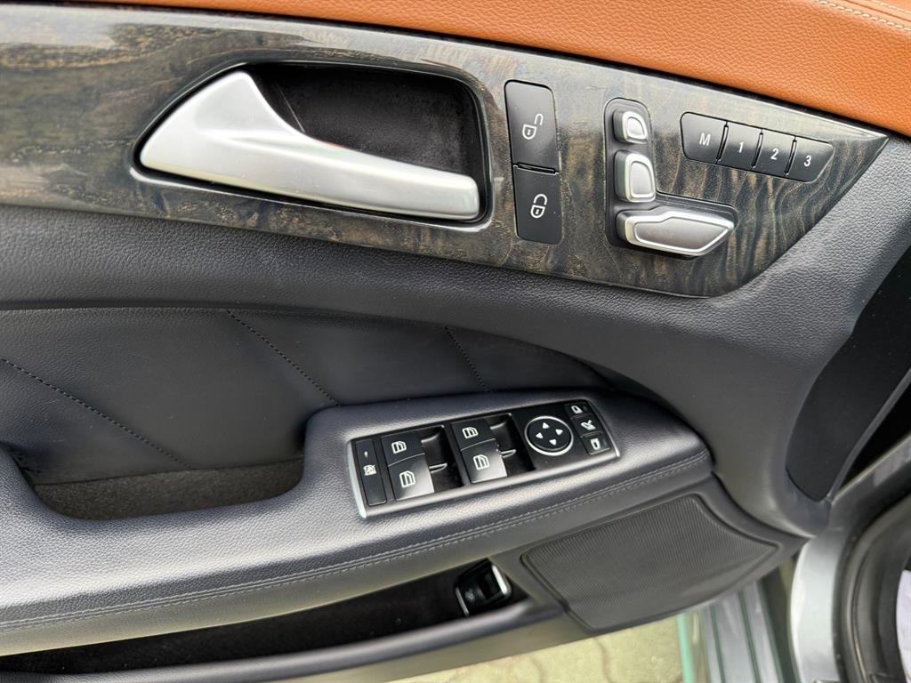 Mercedes Benz CLS Class - Vista 9