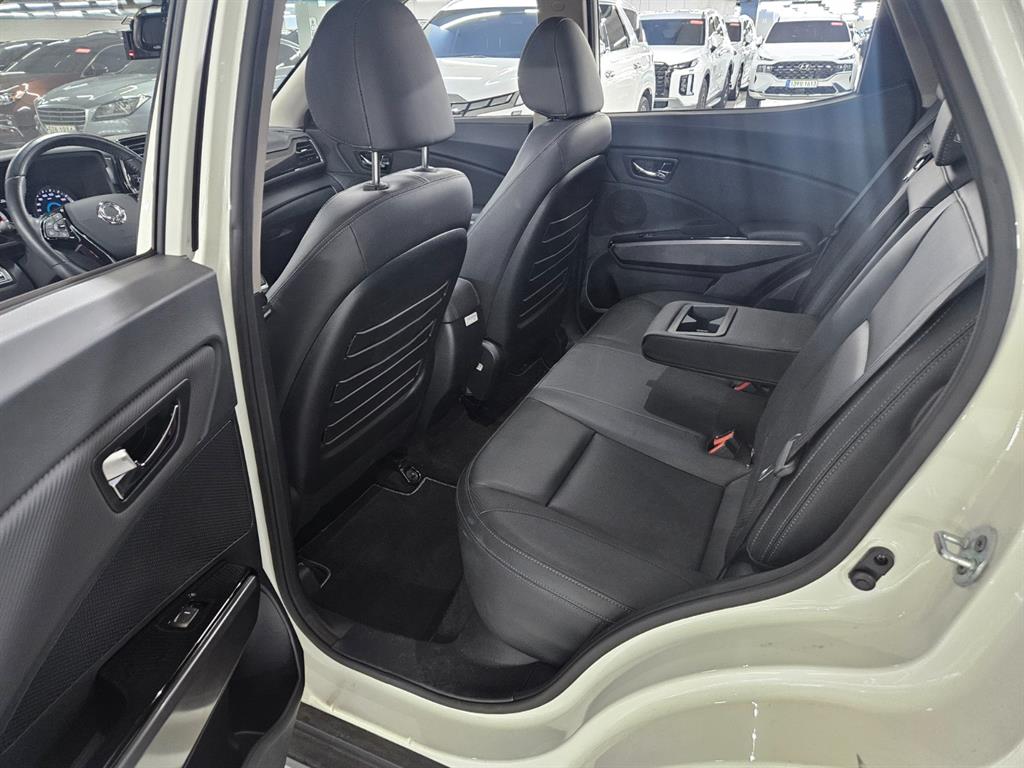 Ssangyong Tivoli - Vista 8