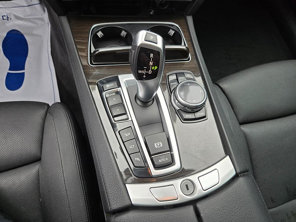 BMW 7 Series - Vista 11