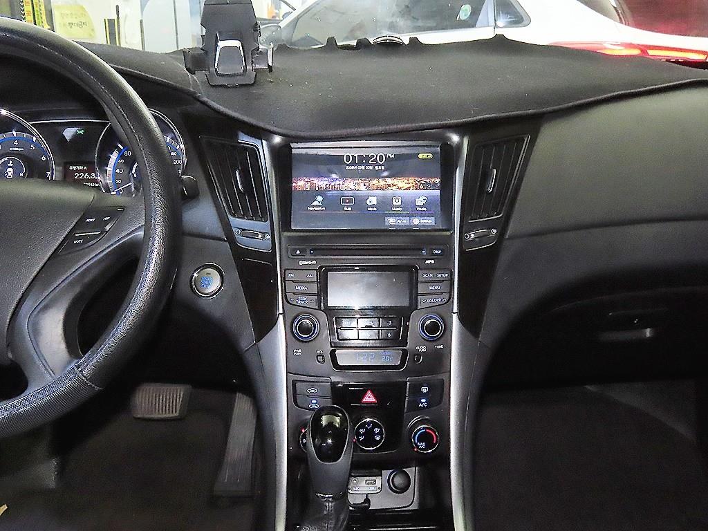 HYUNDAI Sonata - Vista 11