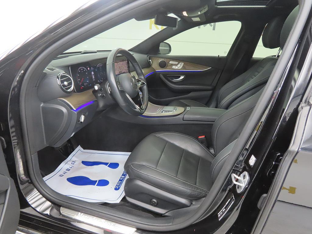 Mercedes Benz E class - Vista 5