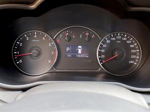 KIA Carens - Vista 12