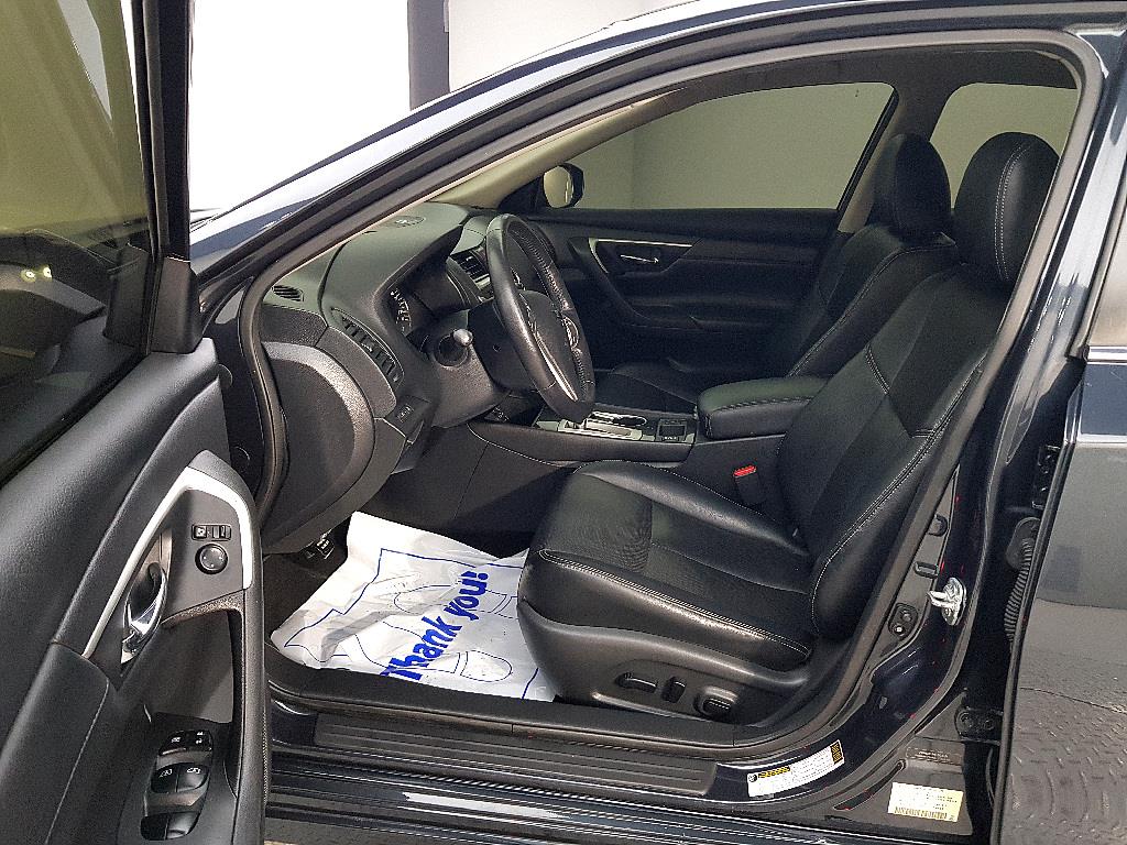 Nissan Altima - Vista 8