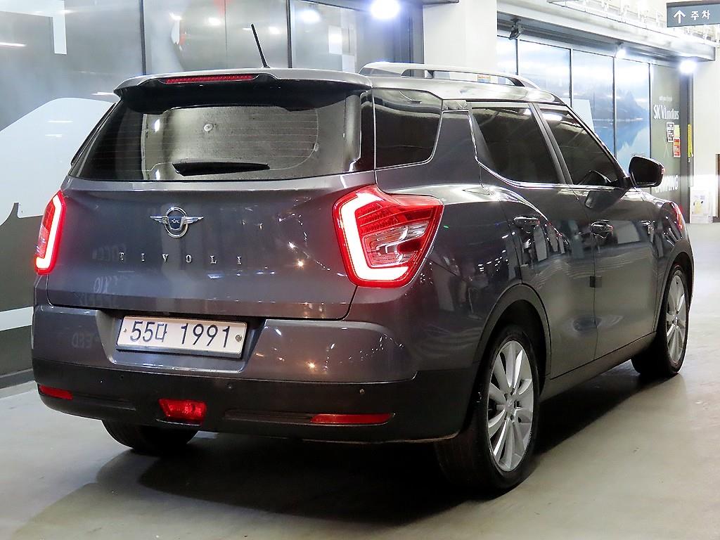 Ssangyong Tivoli - Vista 4