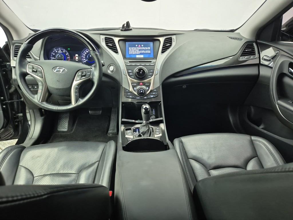 HYUNDAI Grandeur - Vista 5