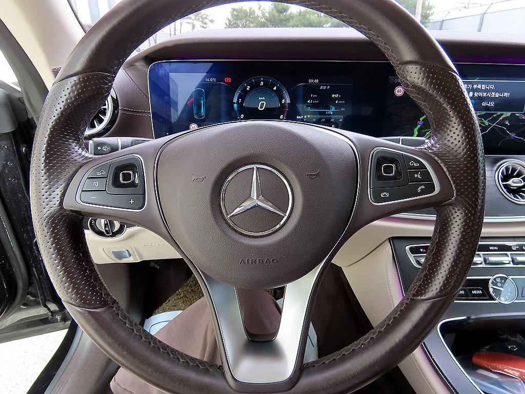 Mercedes Benz E class - Vista 8