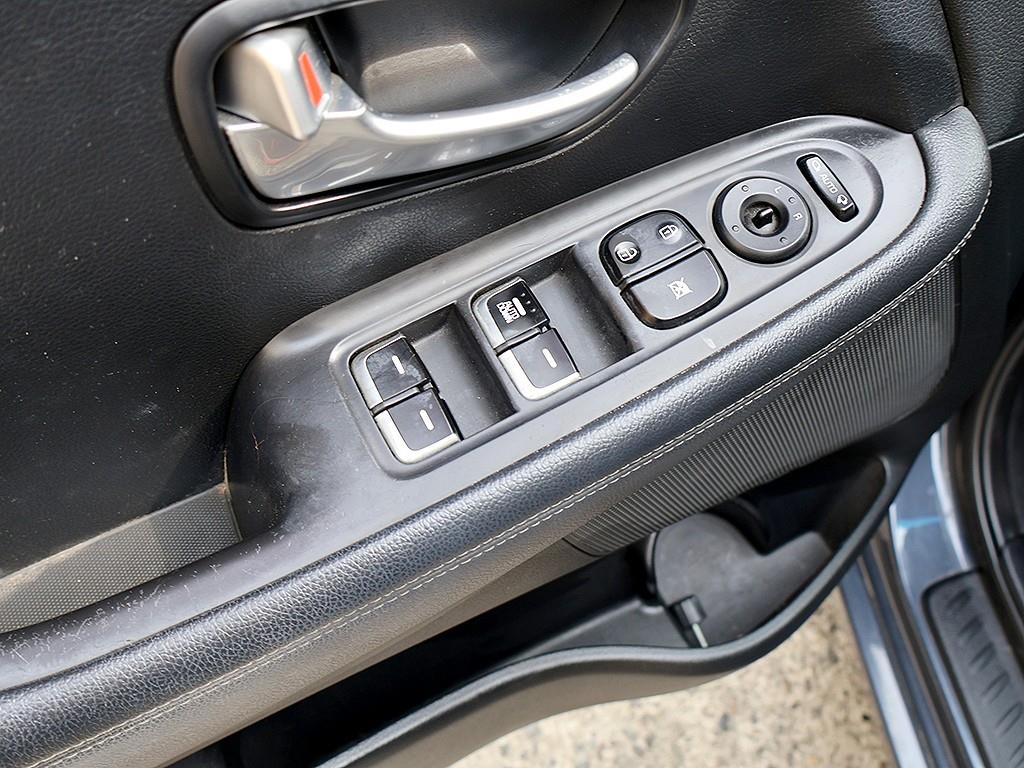 KIA Carens 2016 Azul - Importación desde Corea - HF Imports Iquique - Foto 11