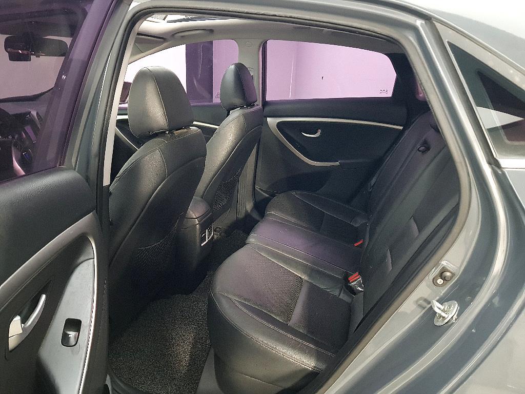 HYUNDAI i30 - Vista 9