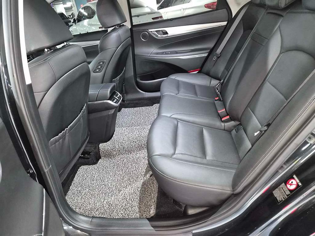 HYUNDAI Grandeur - Vista 7