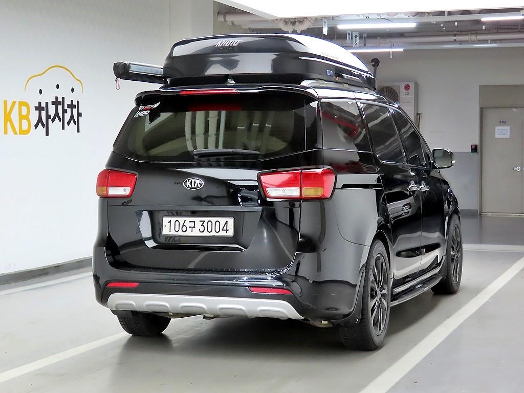 KIA Carnival - Vista 4