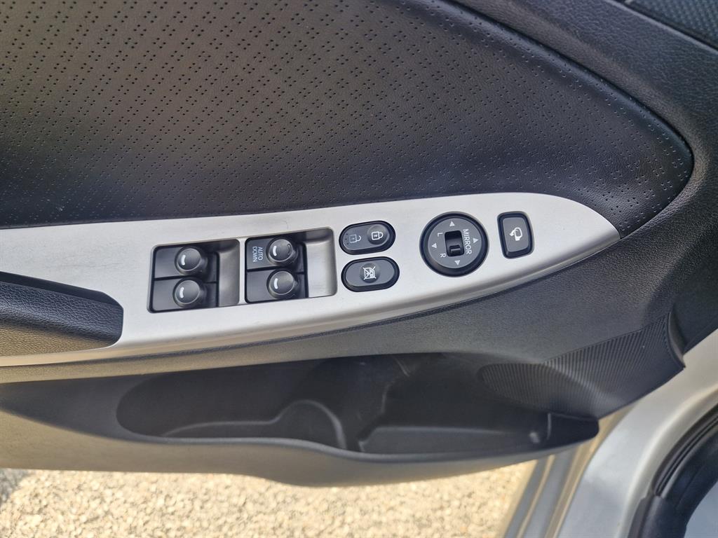 HYUNDAI Accent 2017 Plateado - Importación desde Corea - HF Imports Iquique - Foto 13