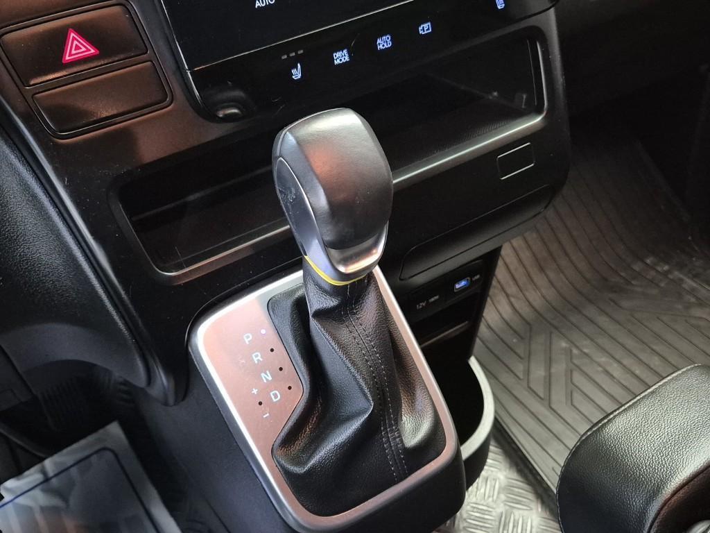 HYUNDAI Staria - Vista 8