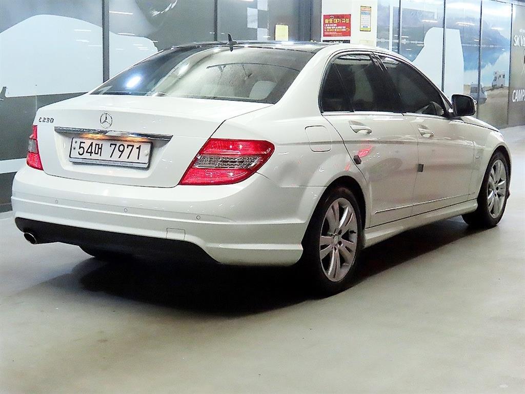 Mercedes Benz C Class - Vista 4