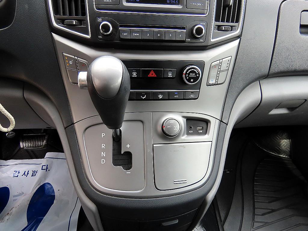 HYUNDAI Starex - Vista 11