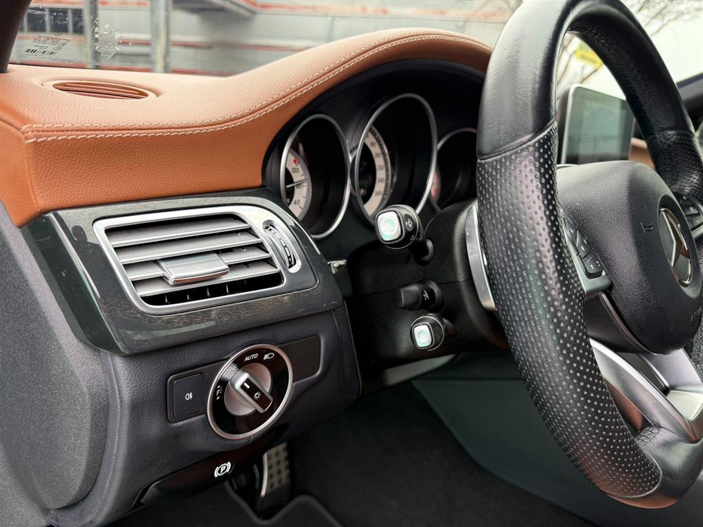 Mercedes Benz CLS Class - Vista 11