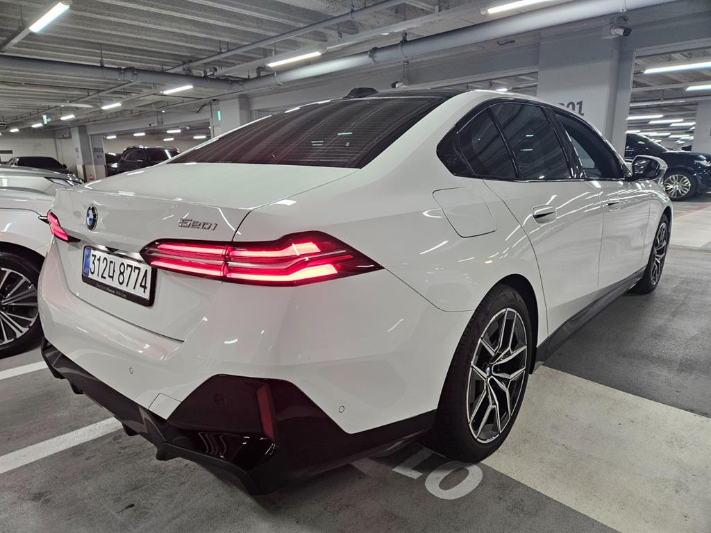 BMW 5 Series - Vista 2