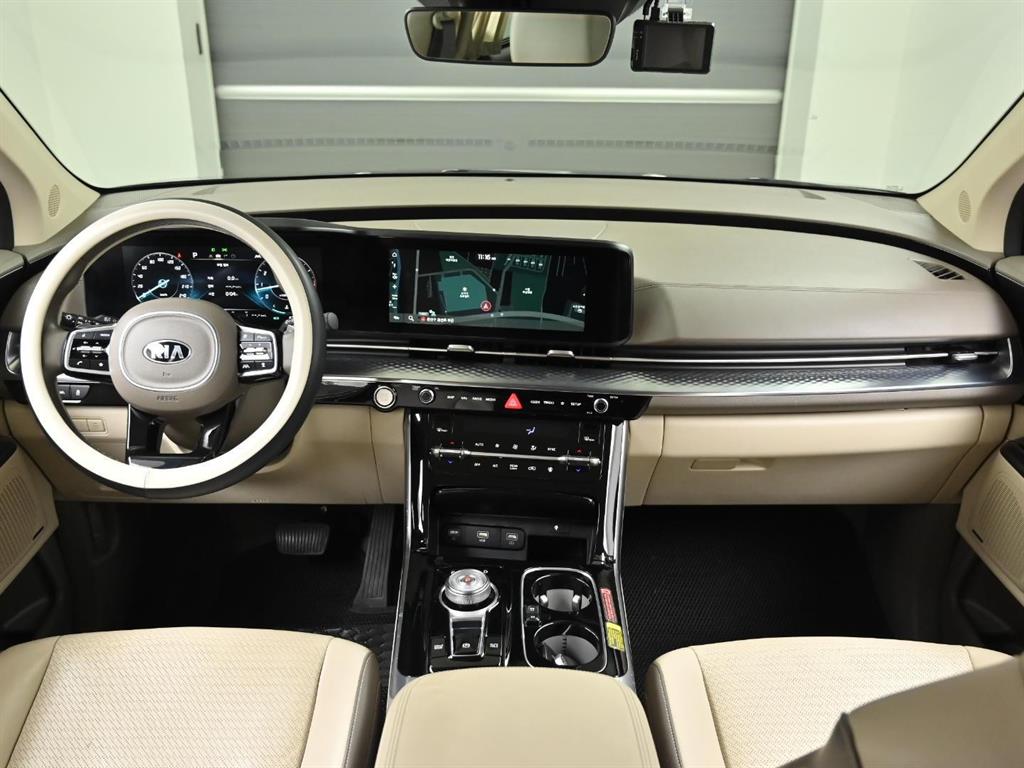 KIA Carnival - Vista 9