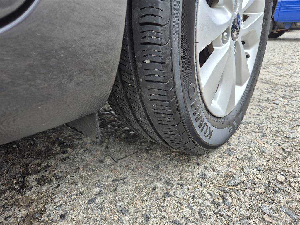 KIA Pride 2015 Gris - Importación desde Corea - HF Imports Iquique - Foto 20