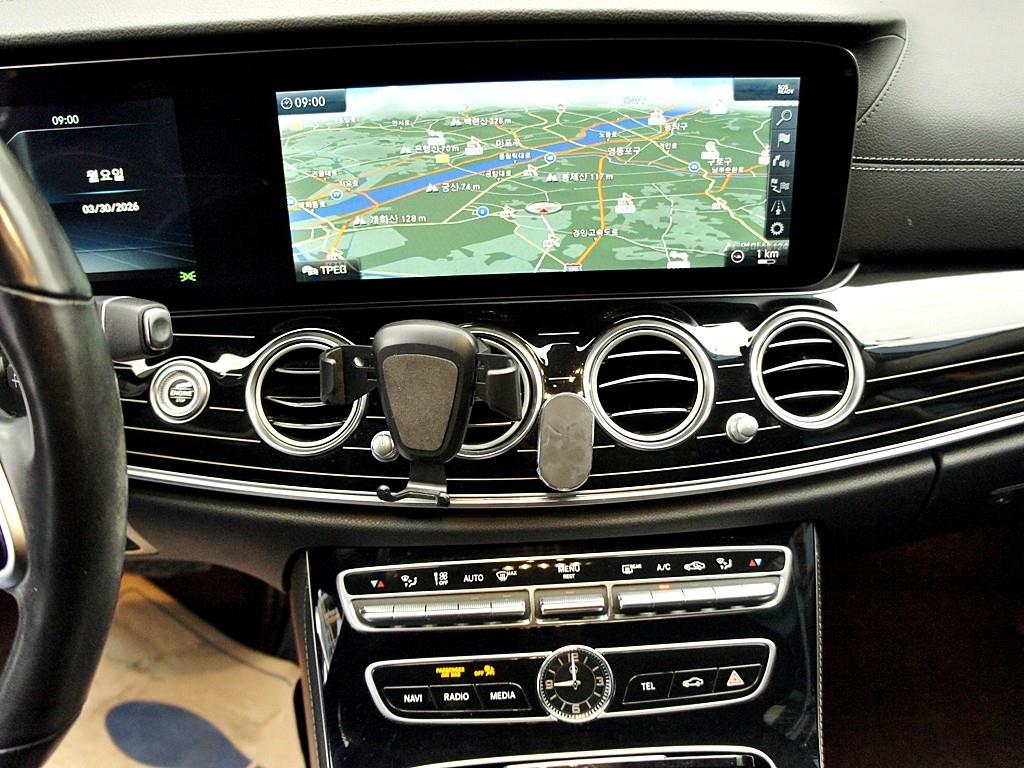 Mercedes Benz E class 2019 Negro - Importación desde Corea - HF Imports Iquique - Foto 10