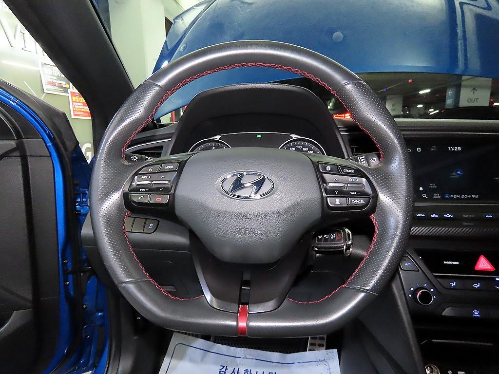 HYUNDAI Avante - Vista 8