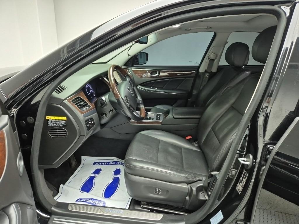 HYUNDAI Equus - Vista 11