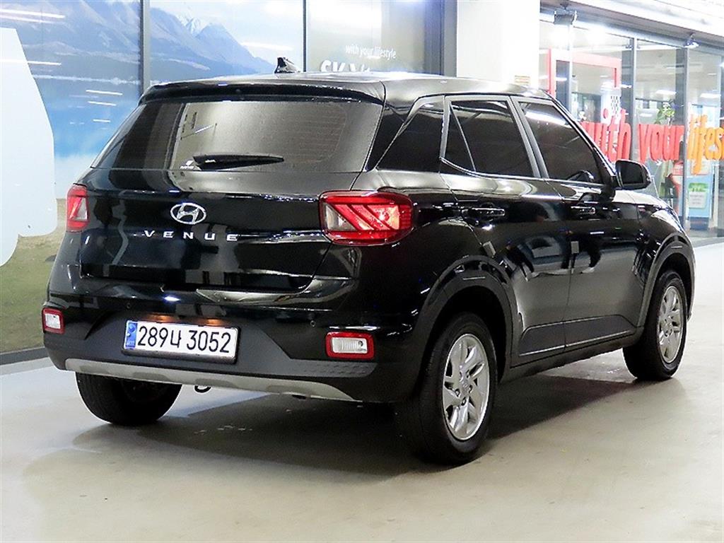 HYUNDAI Venue - Vista 4