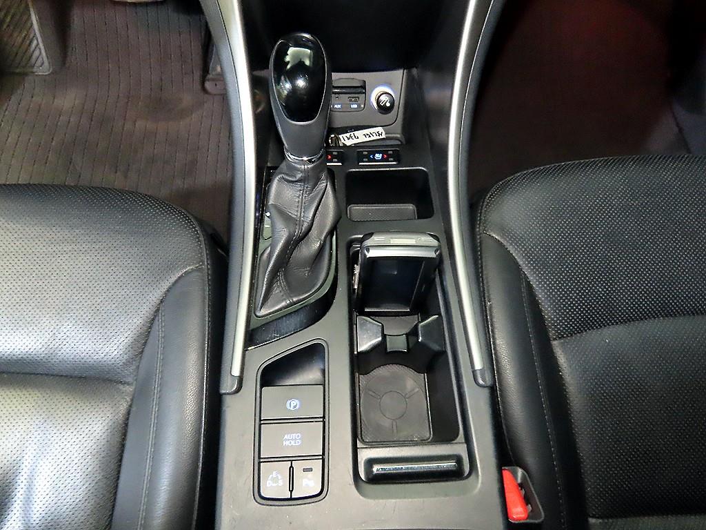 HYUNDAI Sonata - Vista 12