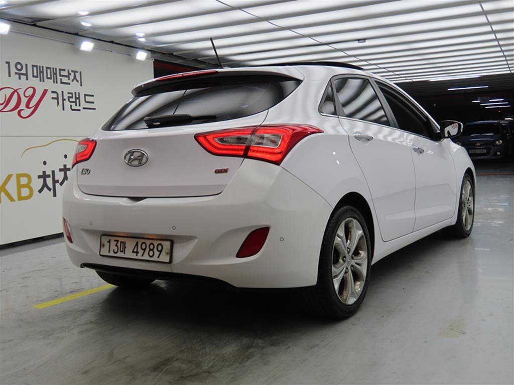 HYUNDAI i30 - Vista 4