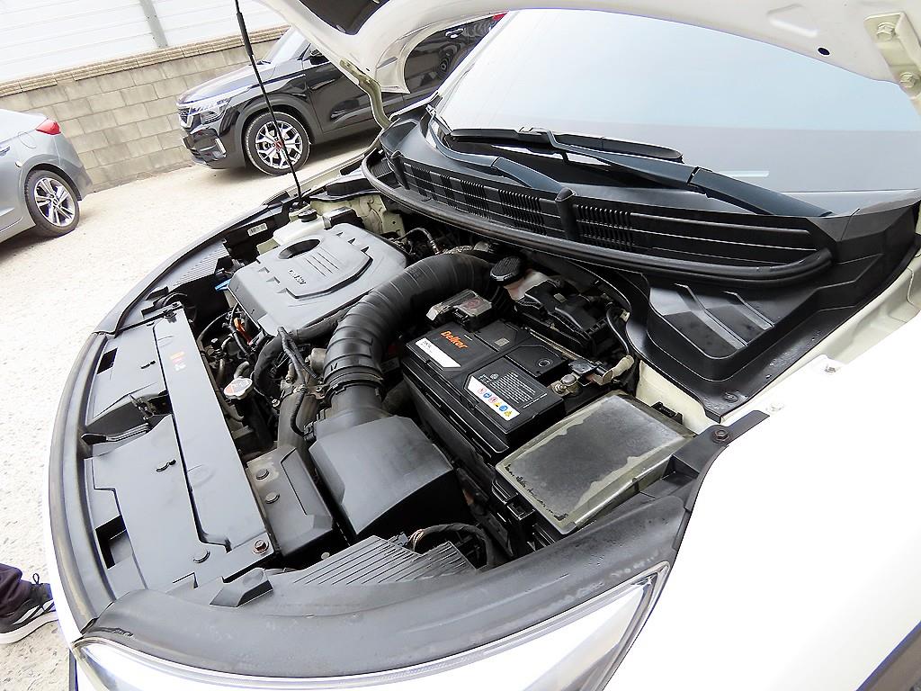 KIA Stonic 2019 Blanco - Importación desde Corea - HF Imports Iquique - Foto 19