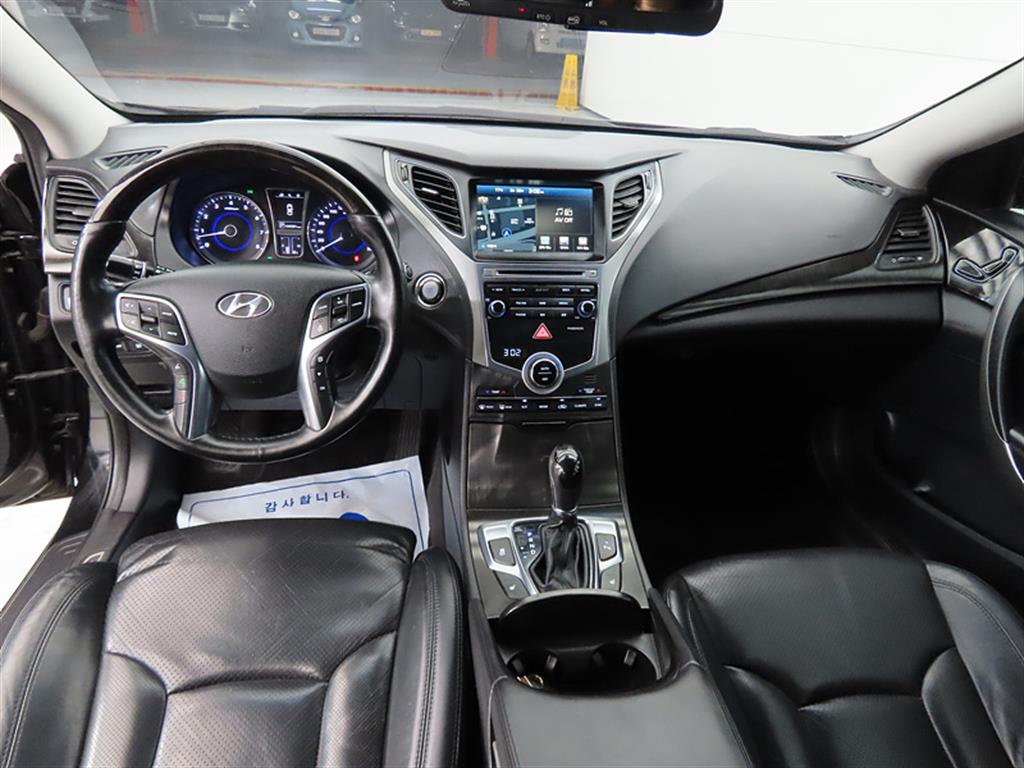 HYUNDAI Grandeur - Vista 7