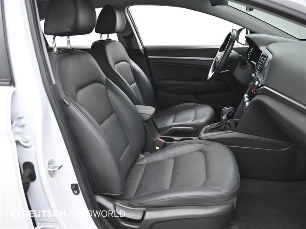 HYUNDAI Avante - Vista 10