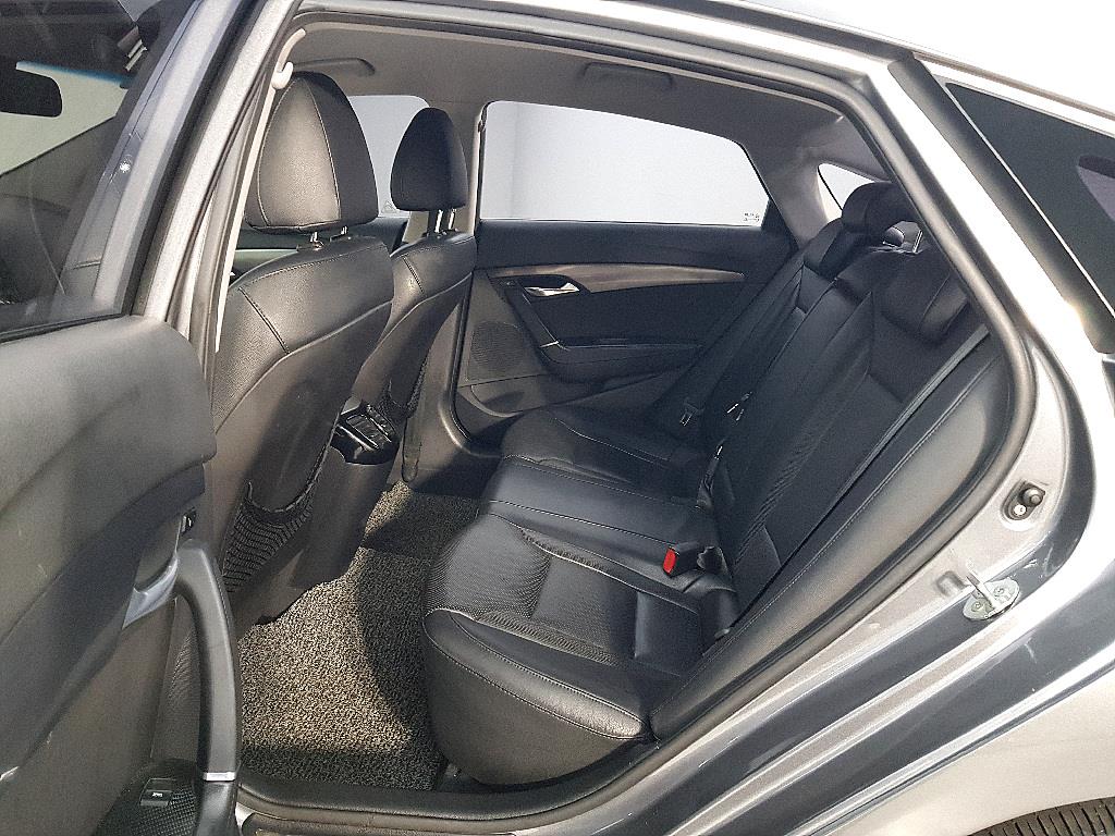 HYUNDAI i40 - Vista 9