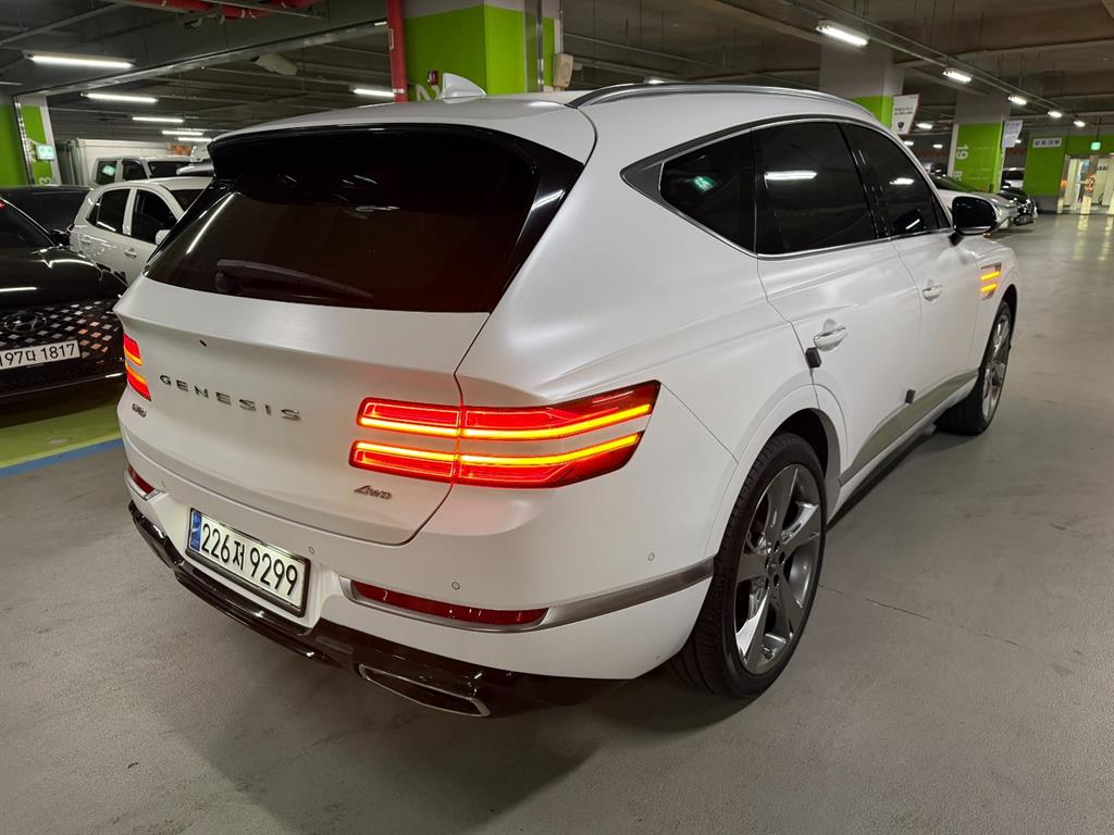 Genesis GV80 - Vista 6