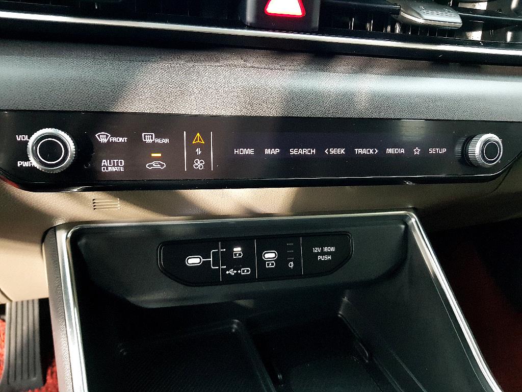 KIA Carnival - Vista 11