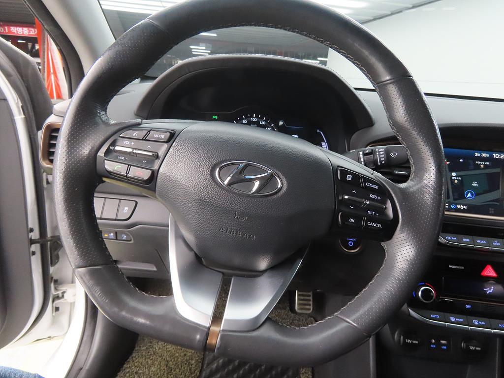 HYUNDAI Ioniq - Vista 8