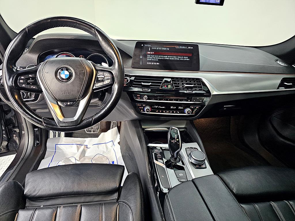 BMW 5 Series - Vista 5