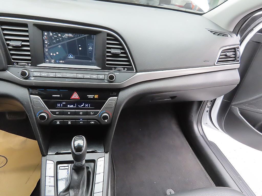 HYUNDAI Avante 2017 Blanco - Importación desde Corea - HF Imports Iquique - Foto 12