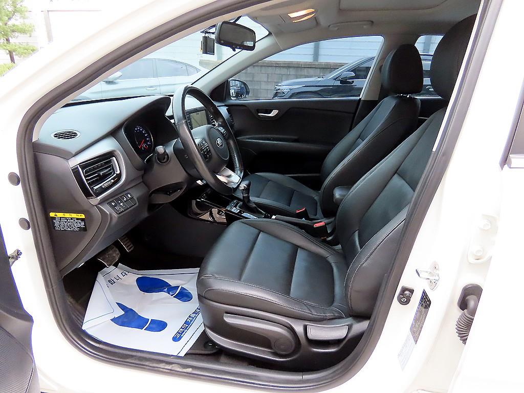 KIA Stonic - Vista 5